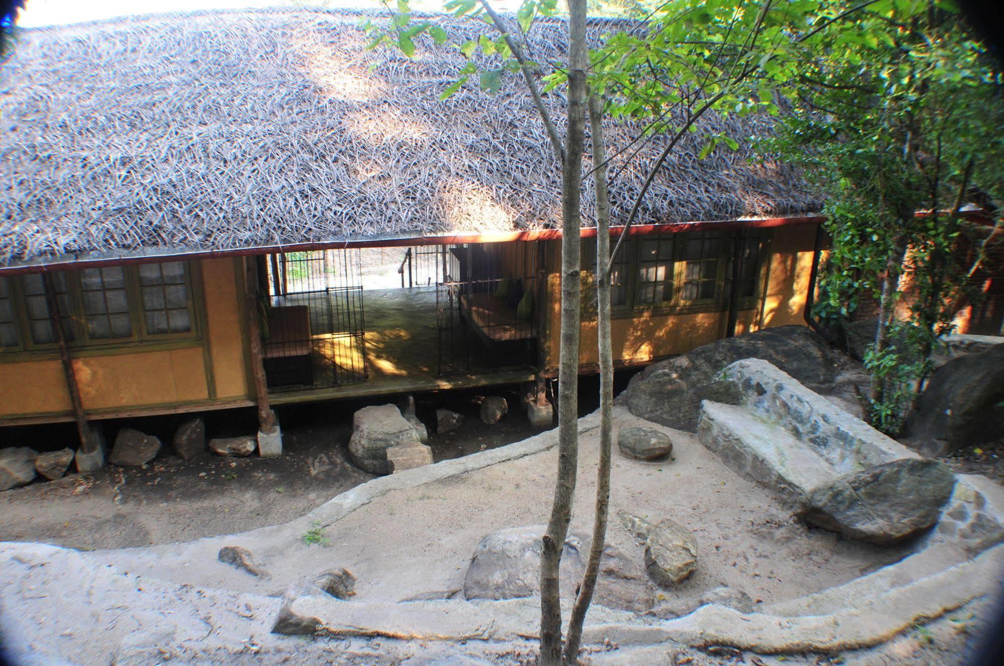 Back Of Beyond - Wild Haven Villa Sigiriya Luaran gambar