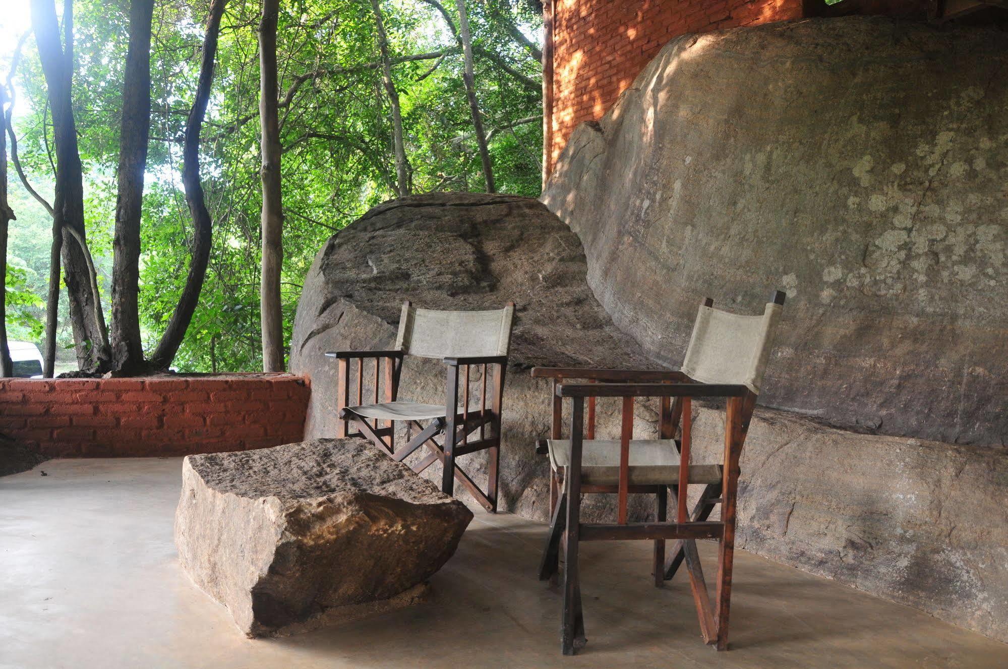 Back Of Beyond - Wild Haven Villa Sigiriya Luaran gambar